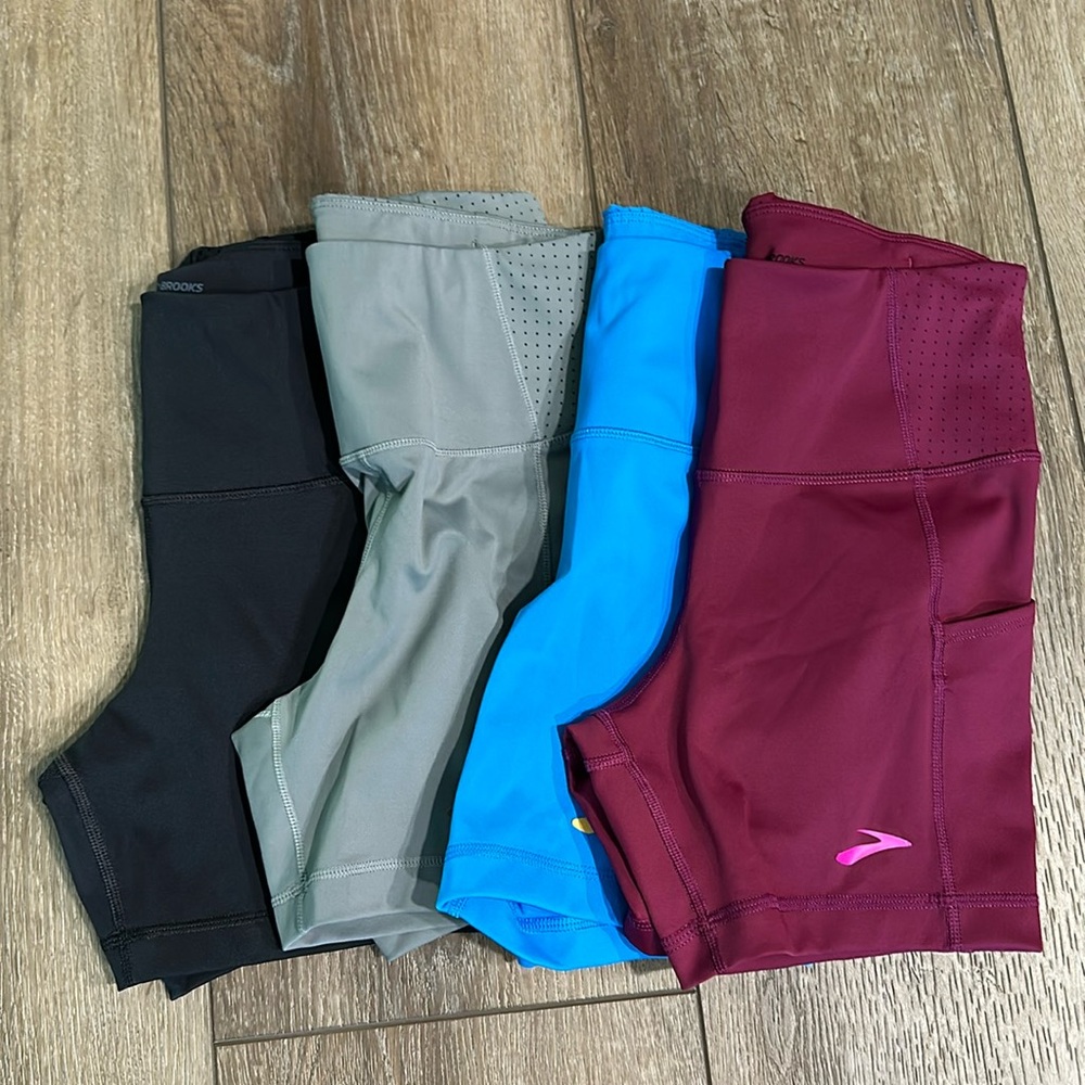 Lot of 4 Brooks Method 5” Shorts Snall